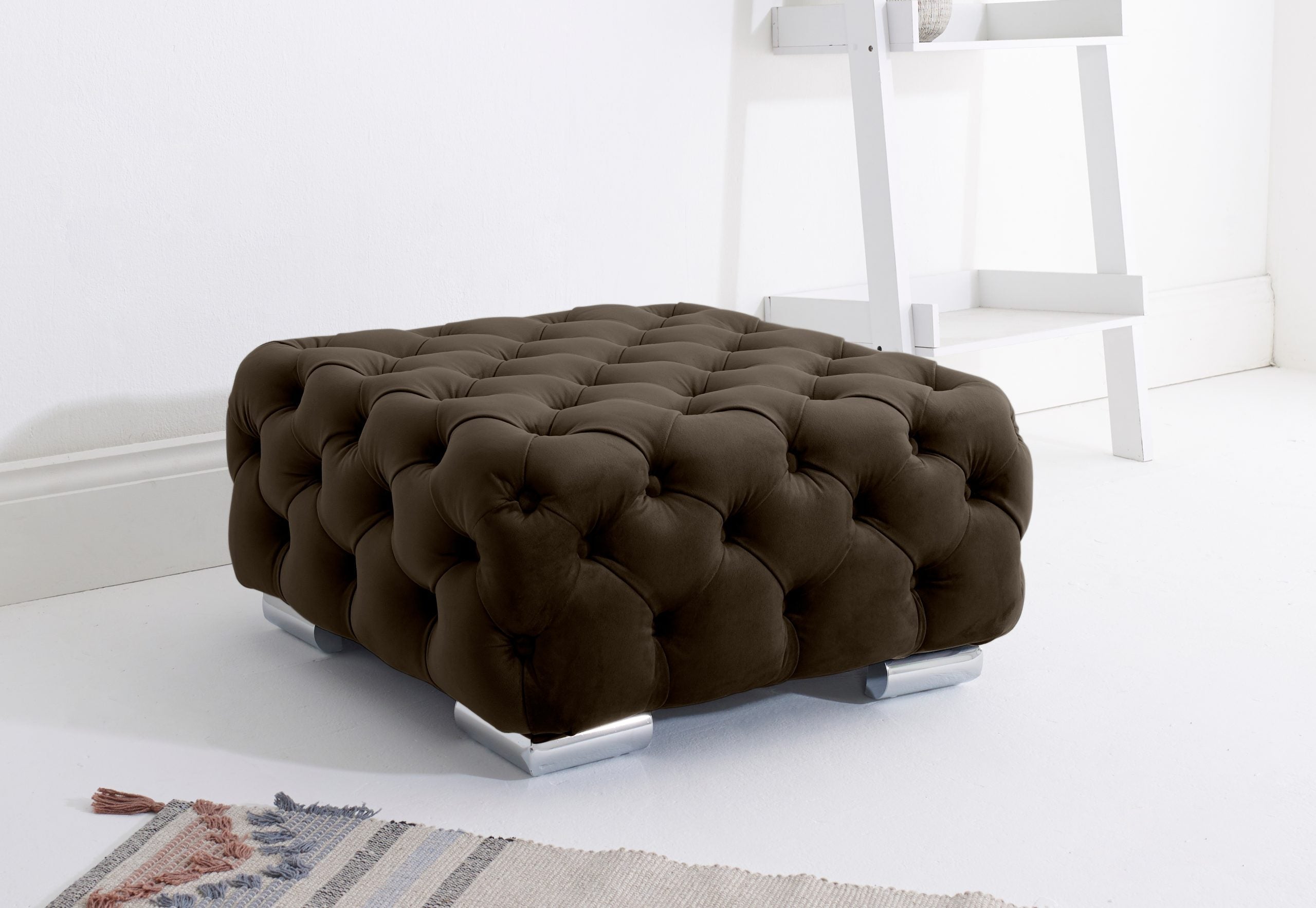 Milton Corner Fullback - 2c2 + Bolster / Buttoned Cushions