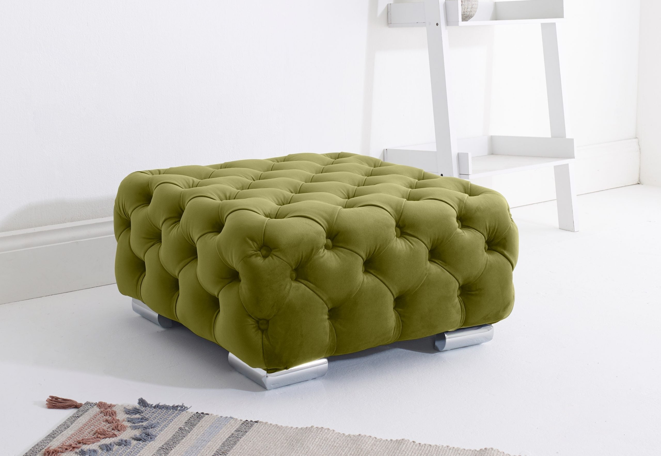 Milton Corner Fullback - 2c2 + Bolster / Buttoned Cushions