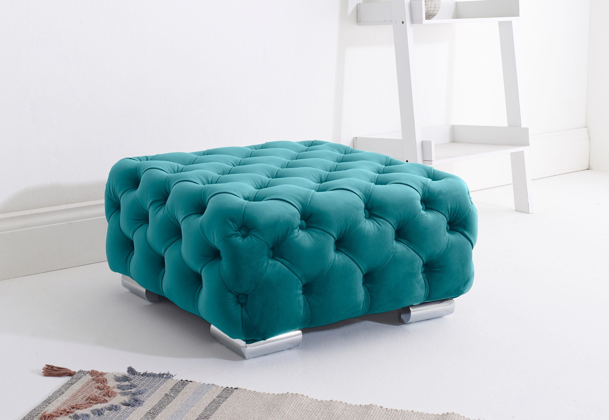 Milton Corner Fullback - 2c2 + Bolster / Buttoned Cushions