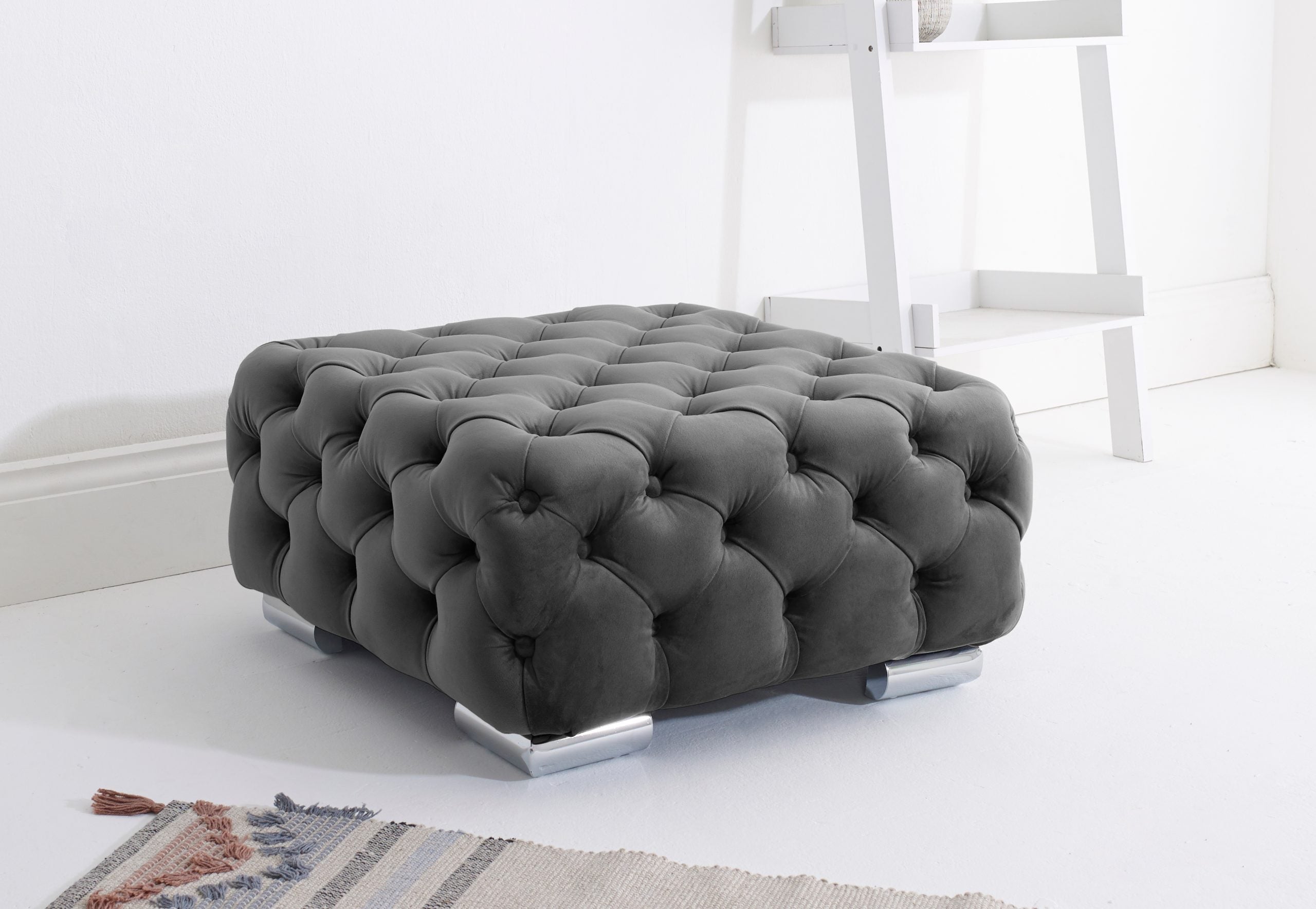 Milton Corner Fullback - 2c2 + Bolster / Buttoned Cushions